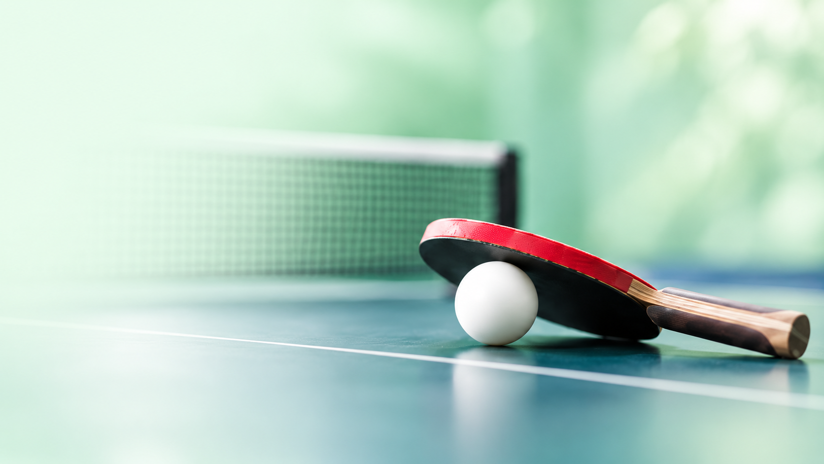 Raquette et balle de tennis de table